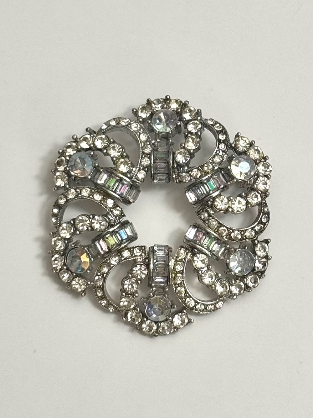 Vintage 2” Rhinestone Wreath Brooch Aurora Borealis Crystal Circle Pin